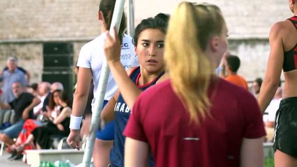 Salto con l'asta al castello di Barletta (giugno 2022)