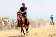 Osmaniye'de rahvan at yarışları nefes kesti