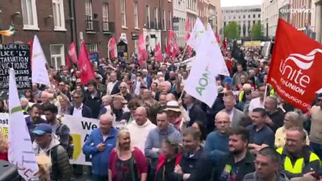 Centenas de irlandeses manifestam-se contra a inflação