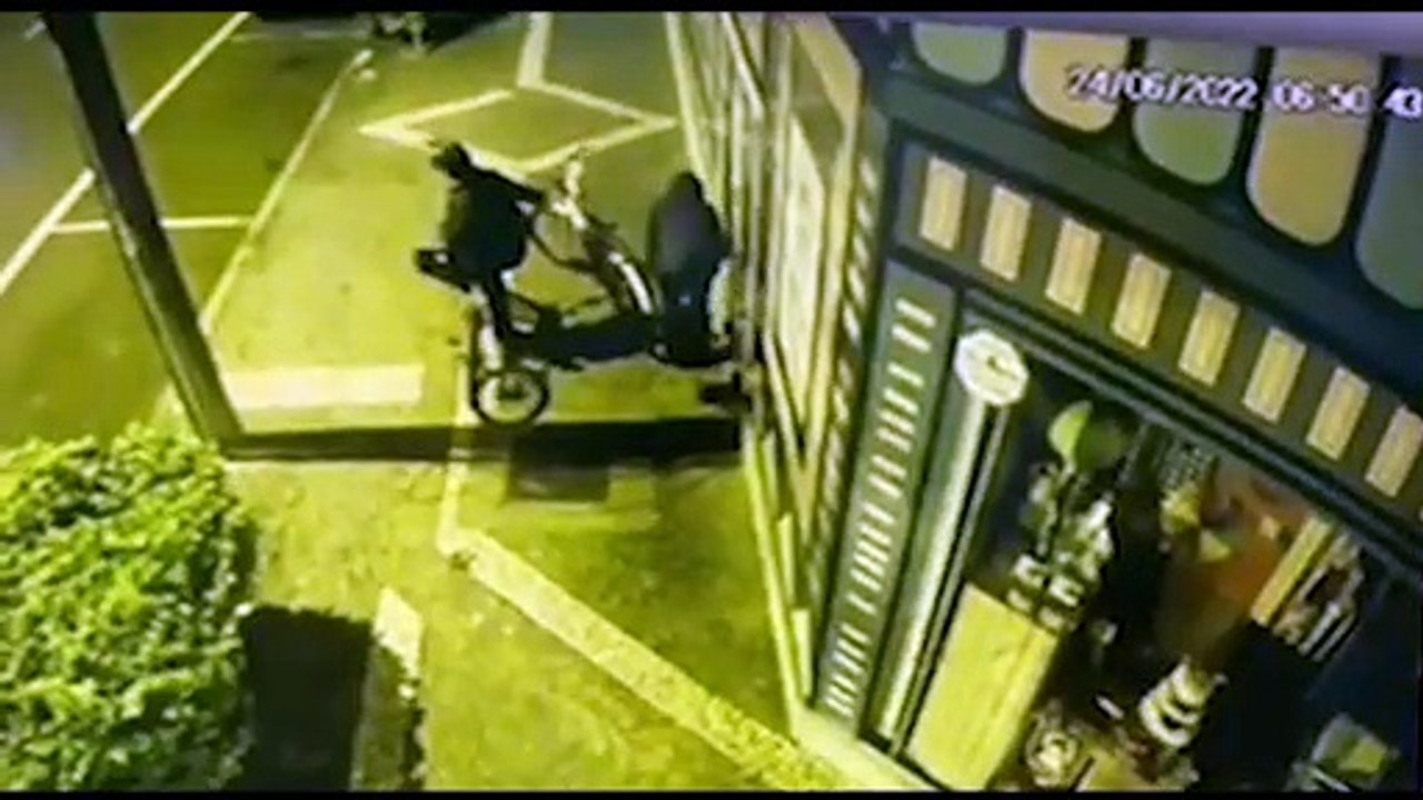 Saiu fantasiado? Bandidos arrombam e assaltam loja de fantasias em Cascavel