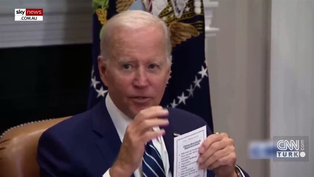 ABD Başkanı Joe Biden, kopya kağıdı ile yakalandı