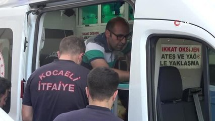 Bozulan asansörden çıkmaya çalışırken boşluğa düşüp yaralandı