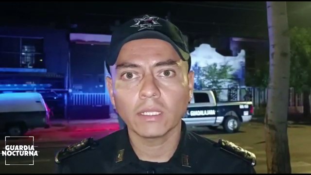 Dos hombres fueron detenidos mientras robaban cableado del trolebús en calzada Juan Pablo II