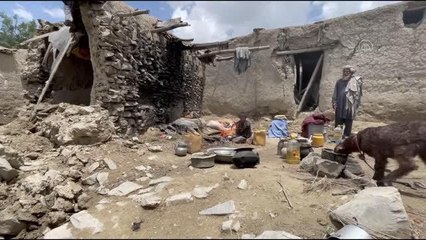 Afganistan'daki depremde yüzlerce ev ağır hasar gördü
