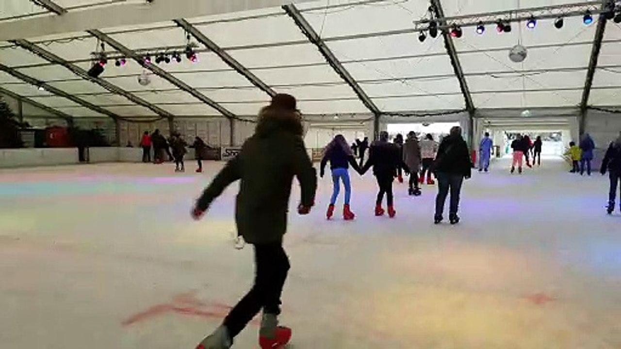 Eislaufen und Hände halten 20161214_141602