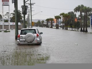 આસામમાં પૂરથી તબાહી તસ્વીરો, 29 જિલ્લાના 7.12 લાખ લોકો અસરગ્રસ્ત,જોવો ફટાફટ ન્યૂઝ