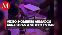 En Zacatecas, comando saca a hombre de bar y se lo lleva
