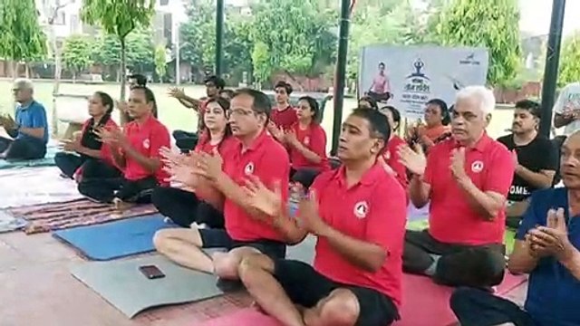 योग से सीखे स्वस्थ्य रहने के गुर