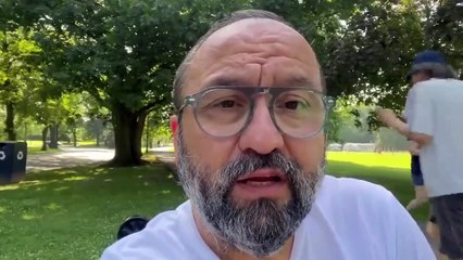 ABD'ye yerleşen oyuncu Erdem Baş, UBER ile çalışanların ne kadar kazandıklarını açıkladı