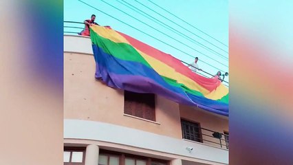 Kuzey ve Güney Kıbrıslılar, Onur Ayı için birlikte yürüdü