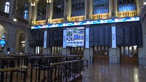 La bolsa española intenta alcanzar los 8.200 puntos sin la referencia de Wall Street