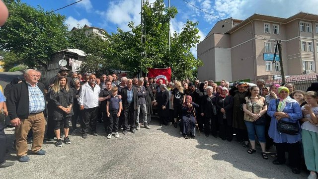 Beykoz'da kentsel dönüşüm mağdurları nöbet eylemi başlattı