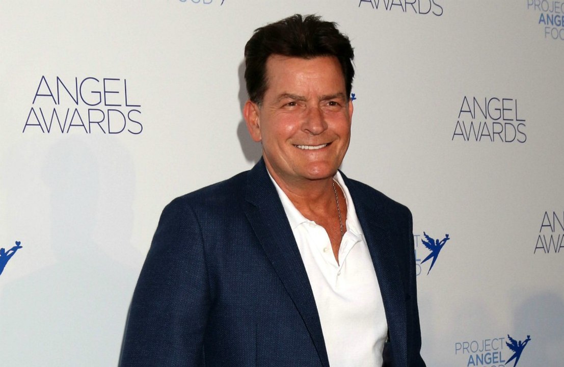 Charlie Sheen rudert im OnlyFans-Streit mit seiner Tochter zurück