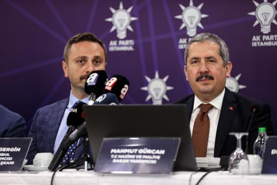Hazine ve Maliye Bakan Yardımcısı Mahmut Gürcan, Güngören'de iş insanlarıyla buluştu