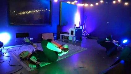 En Thaïlande, un championnat d'"air guitar" ou l'art de jouer sans instrument