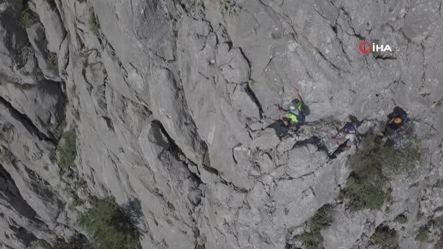 Sosyal medya sevdasına 36 saat mahsur kaldığı zirveden helikopterle kurtarıldı, eğitim alıp profesyonel dağcı oldu