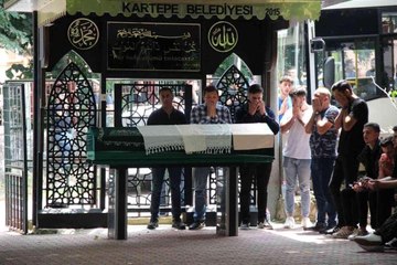 Sokak ortasında silahla vurularak öldürülen genç toprağa verildi