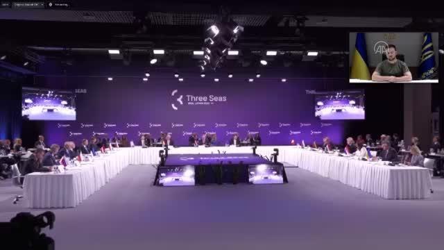 Ukrayna Devlet Başkanı Zelenskiy, Üç Deniz Girişimi Zirvesi ne katıldı