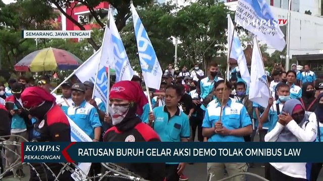 Ratusan Buruh Gelar Aksi Demo Tolak Omnibus Law