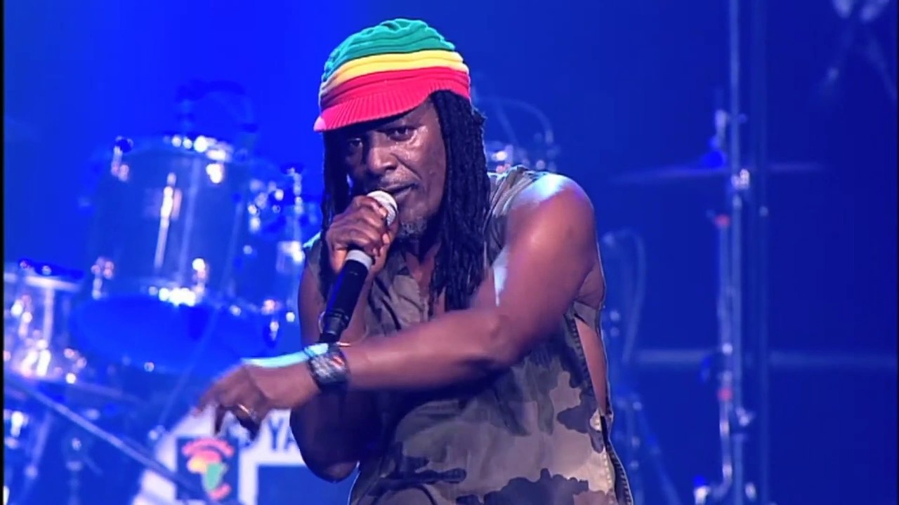 Alpha Blondy, Les salauds, (Paris Zénith 2009)