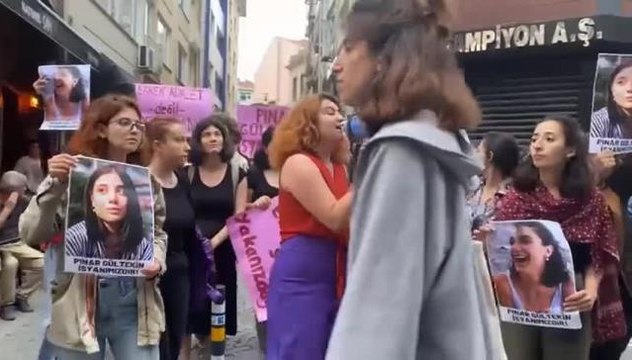 Son dakika haberi: Pınar Gültekin Cinayeti Davasında Cemal Metin Avcı'nın Cezasında Yapılan Haksız Tahrik İndirimi , İstanbul Kadıköy'de Protesto Edildi
