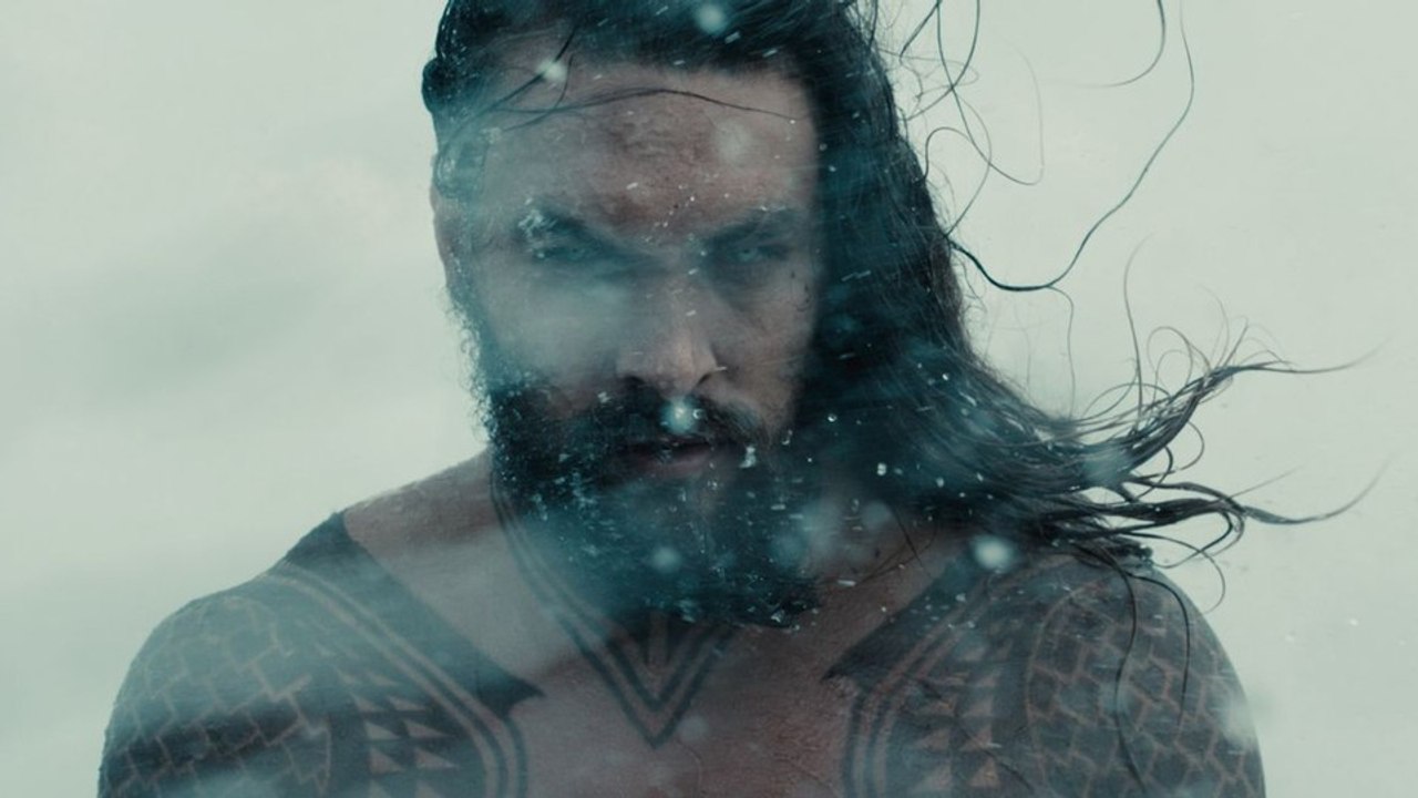 Aquaman stellt sich vor - Clip zu Justice League wirft einen Blick auf den Superhelden
