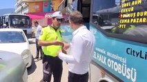 Zamlara bir tepki de Karabük'ten: Otobüs ve dolmuş şoförleri kontak kapattı; vatandaşlar alkışlarla destek verdi