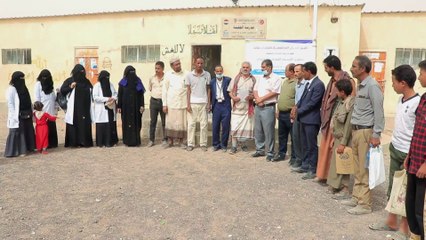 مبادرات فردية لتعليم الأطفال المتسربين من المدارس اليمنية في مأرب