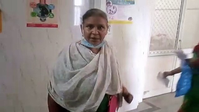 महीनों से लिफ्ट खराब, मरीजों का फूल रहा दम