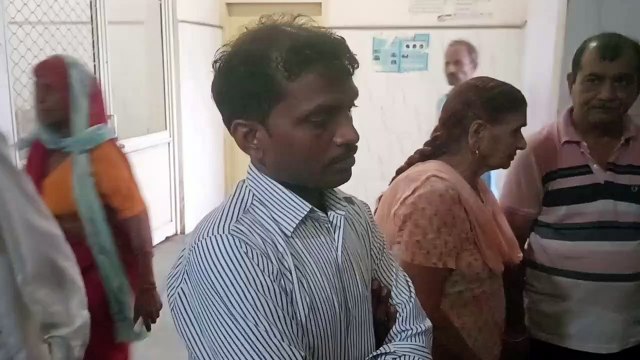 महीनों से लिफ्ट खराब, मरीजों का फूल रहा दम