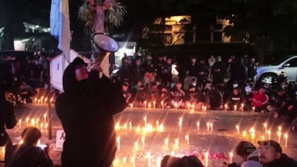 VIDEO: Suporter Persib menggelar Aksi Tabur Bunga