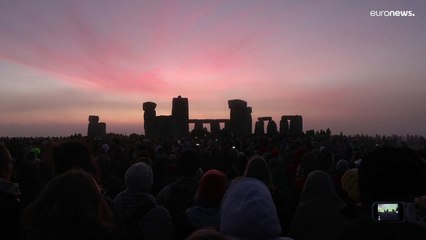 Sin nubes en Stonehenge para admirar el solsticio de verano, en el día más largo del año