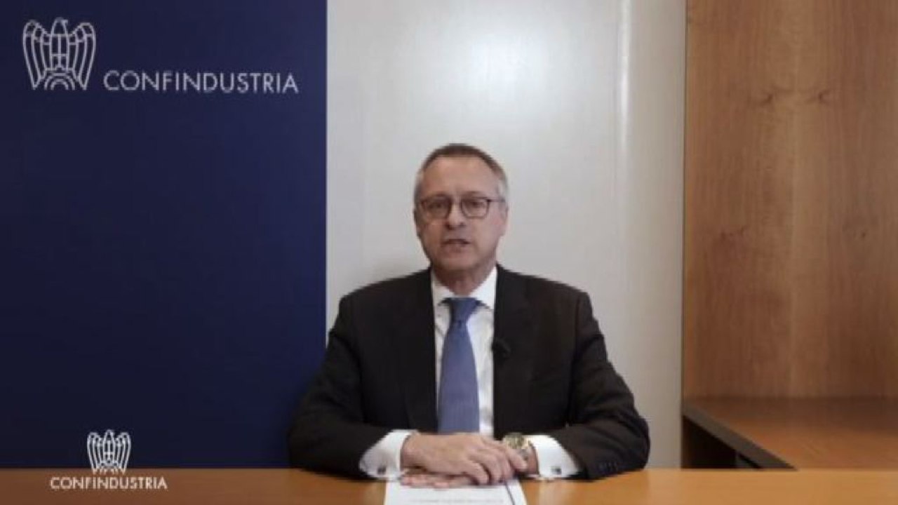 Bonomi: sosteniamo il governo, serve tetto Ue al prezzo del gas