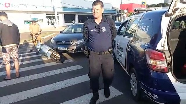 Samu atende condutora grávida de 5 meses que foi atingida por automóvel na praça Miguel Rossafa