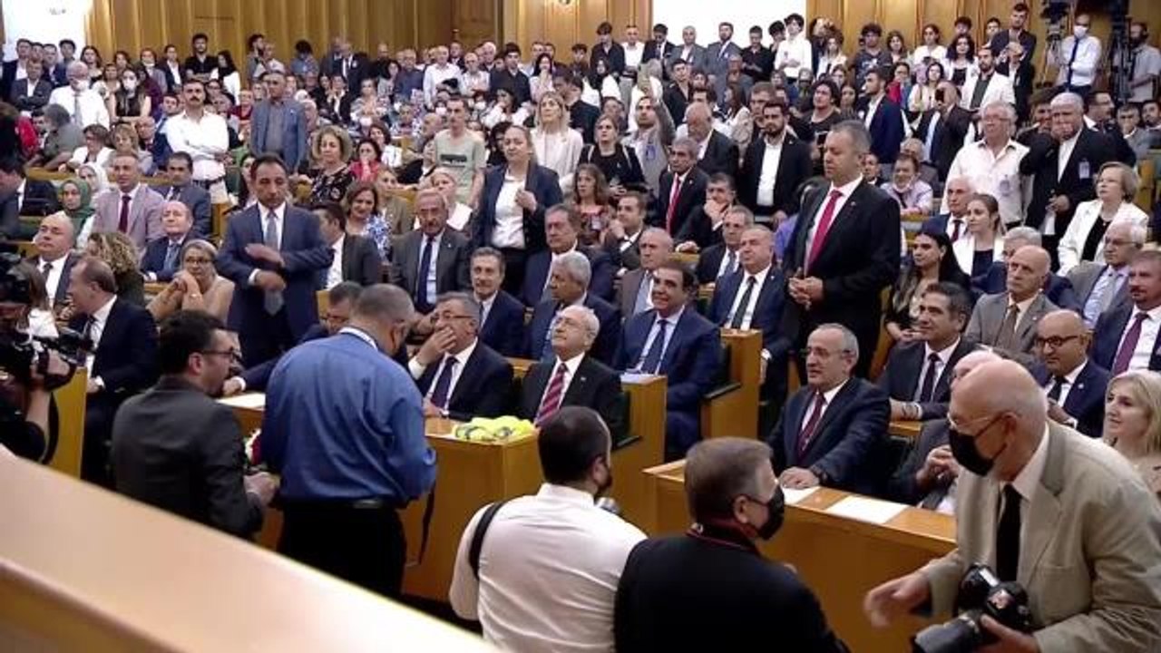 Basın Konseyi Başkanı Pınar Türenç'ten, "Sosyal Medya" Düzenlemesine, CHP Grup Toplantısı'ndan Tepki: "Zaten Medyanın Yüzde 95'i Elinizde, O Yüzde...