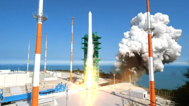 누리호 발사 성공...그 이면애 숨겨진 이야기 / YTN