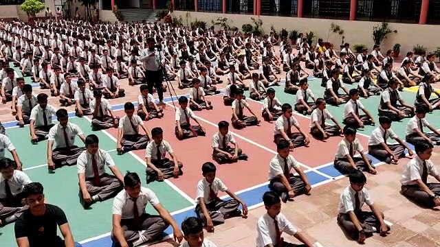 Video : पत्रिका के योगाभ्यास कार्यक्रम में सैंकड़ों का उमड़ा हुजूम