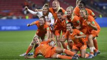 ABD ve İspanya'nın ardından şimdi de Hollanda! Kadın ve erkek futbolcular artık eşit