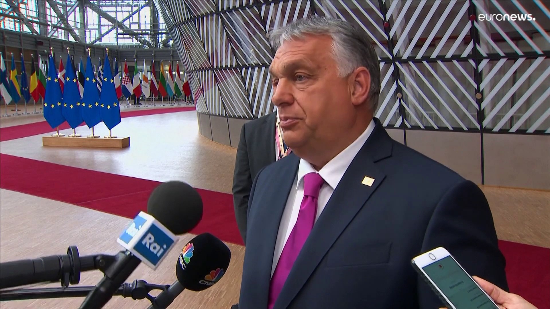 Zelensky chiama Orbán: sostegno all'adesione dell'Ucraina all'Ue