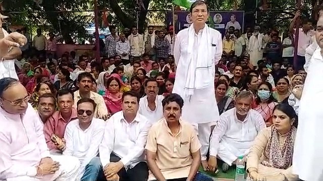 ईडी व अग्निपथ पर आक्रोश, कांग्रेस का कलक्ट्रेट के समक्ष धरना-प्रदर्शन