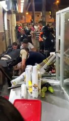 Cámara de seguridad graba intento de robo de motocicleta y muerte de uno de los delincuentes