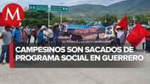 Campesinos de Guerrero bloquean autopista del sol