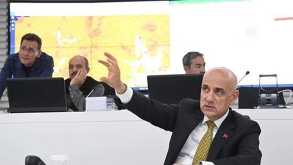 Son dakika haber: Bakan Kirişci, Marmaris'teki yangını, Yangın Yönetim Merkezi'nden takip etti