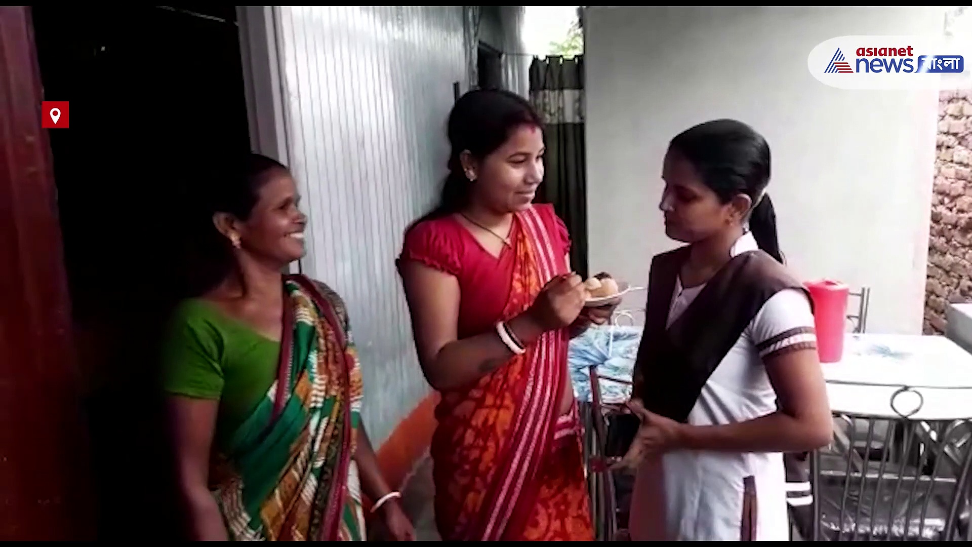 মাছ-বিক্রেতার মেয়ের সাফল্যের কাহিনি, আভাবে বাড়ি বাড়ি বাসন মেজেও উচ্চ মাধ্যমিকে সপ্তম রীতা