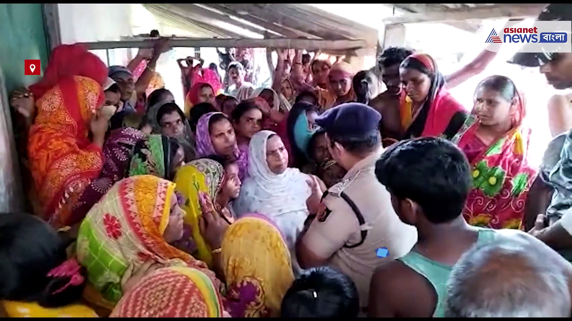 ক্লাস থ্রি র এক ছাত্রীকে শ্লীলতাহানীর অভিযোগে এক শিক্ষককে বেধড়ক মারধর