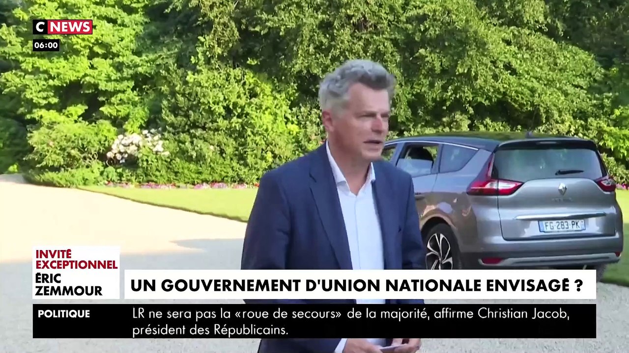 Emmanuel Macron envisage la constitution d'un gouvernement d'union nationale, afin de trouver "les voies pour sortir de la situation politique" à l'Assemblée