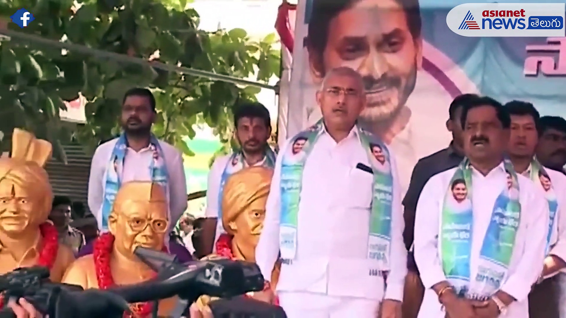 ट्रेन के जाने में थे 20 मिनट , यात्रियों ने स्टेशन पर जो किया वो आपको खुश कर देगा... देखें Video