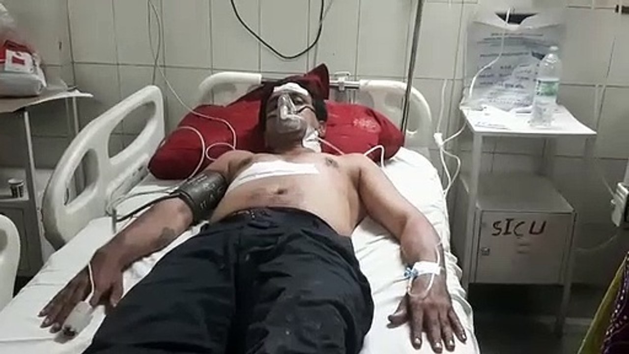 व्यापारी की गर्दन पर चाकू अड़ाया, बोले रूपयों स...