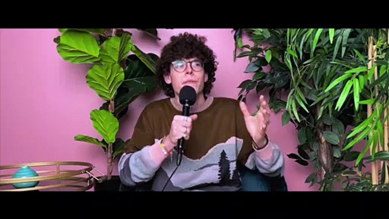 Not Okay (teaser trailer originale HD)