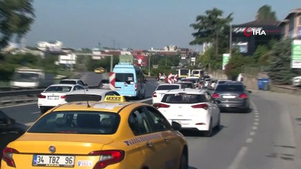 Trafikte kalmak istemeyen minibüsün 65 yaşındaki kadını ezdiği anlar kamerada